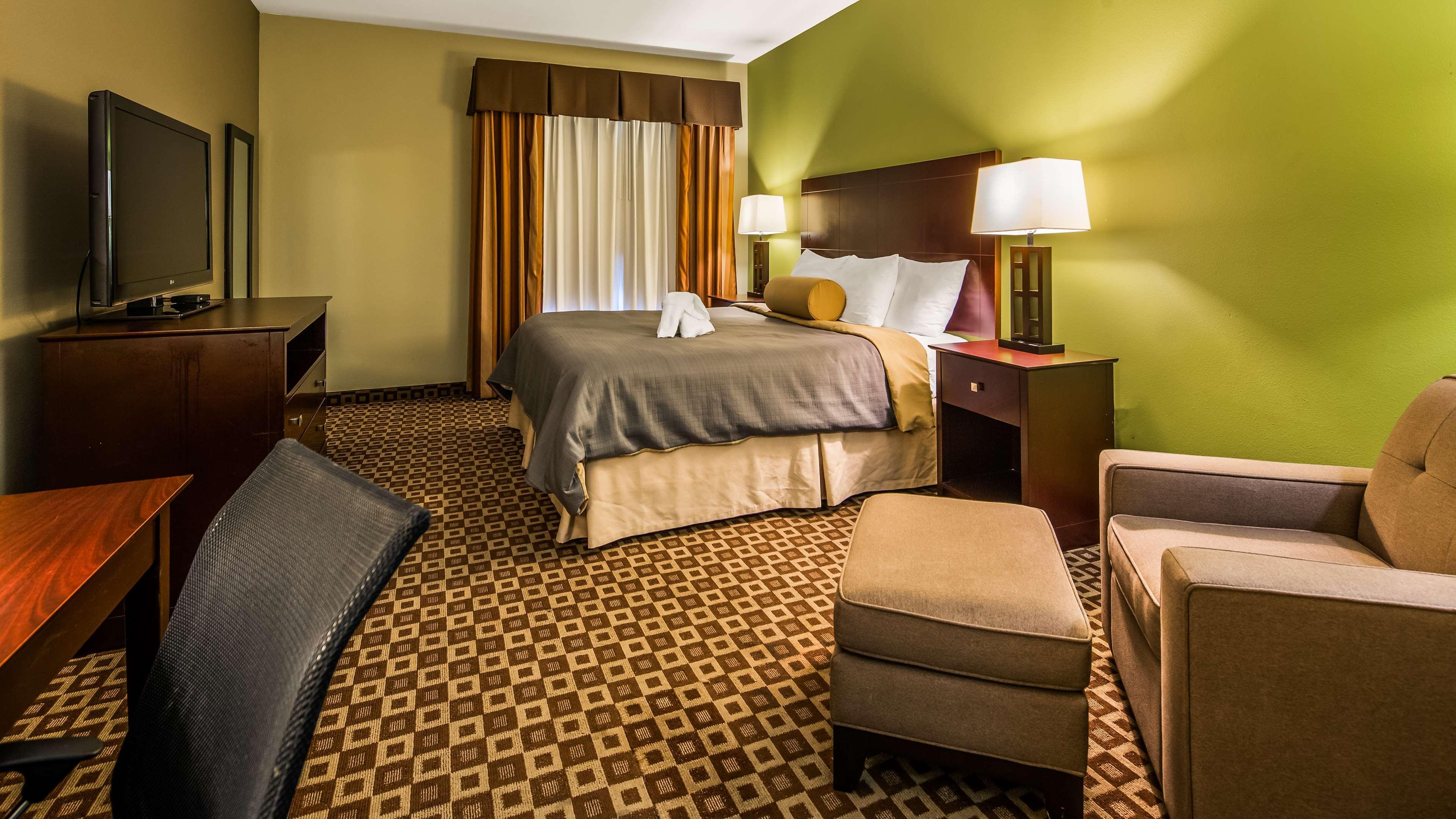 Best Western Plus Chalmette Hotel Exterior photo