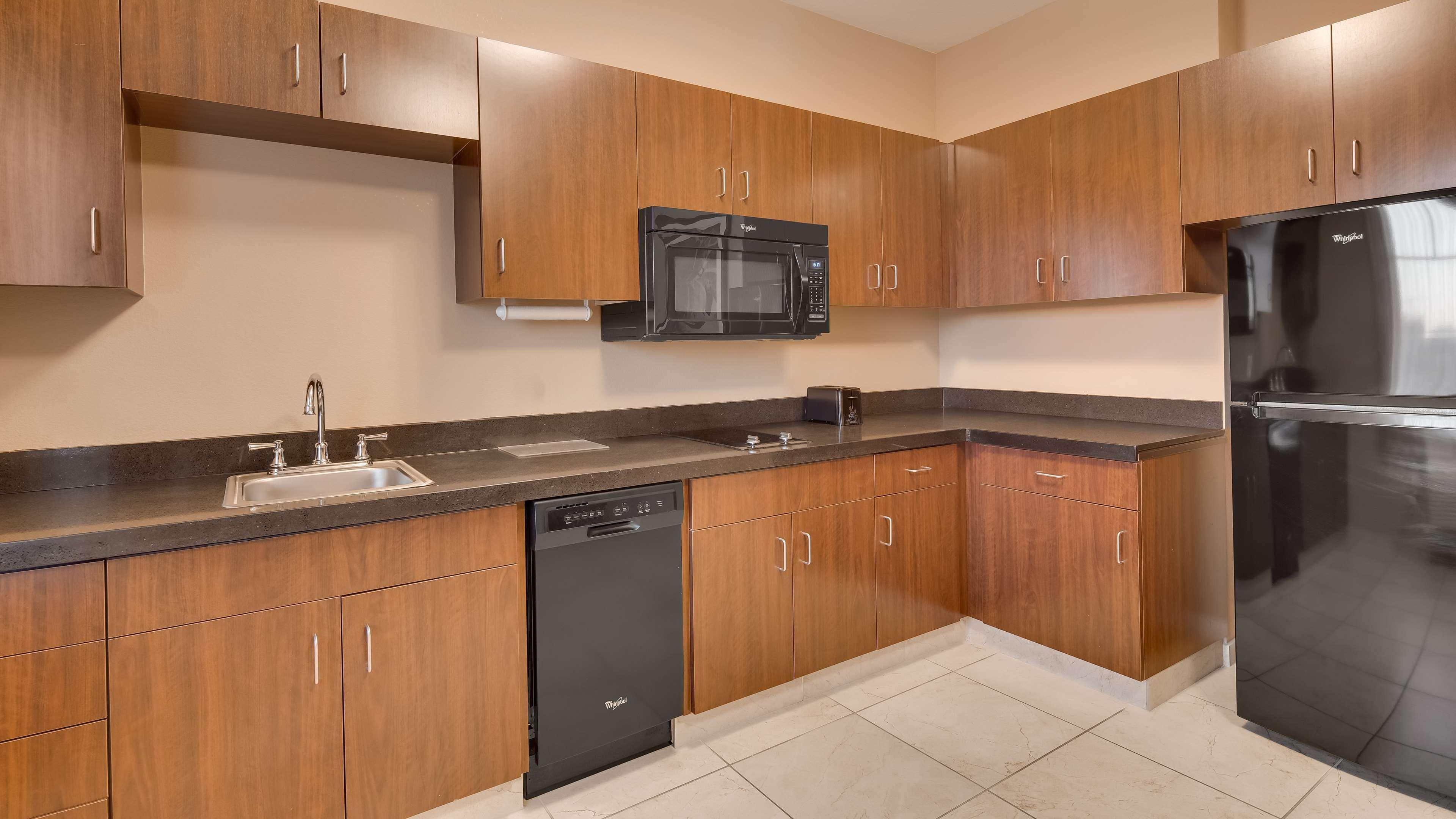 Best Western Plus Chalmette Hotel Exterior photo