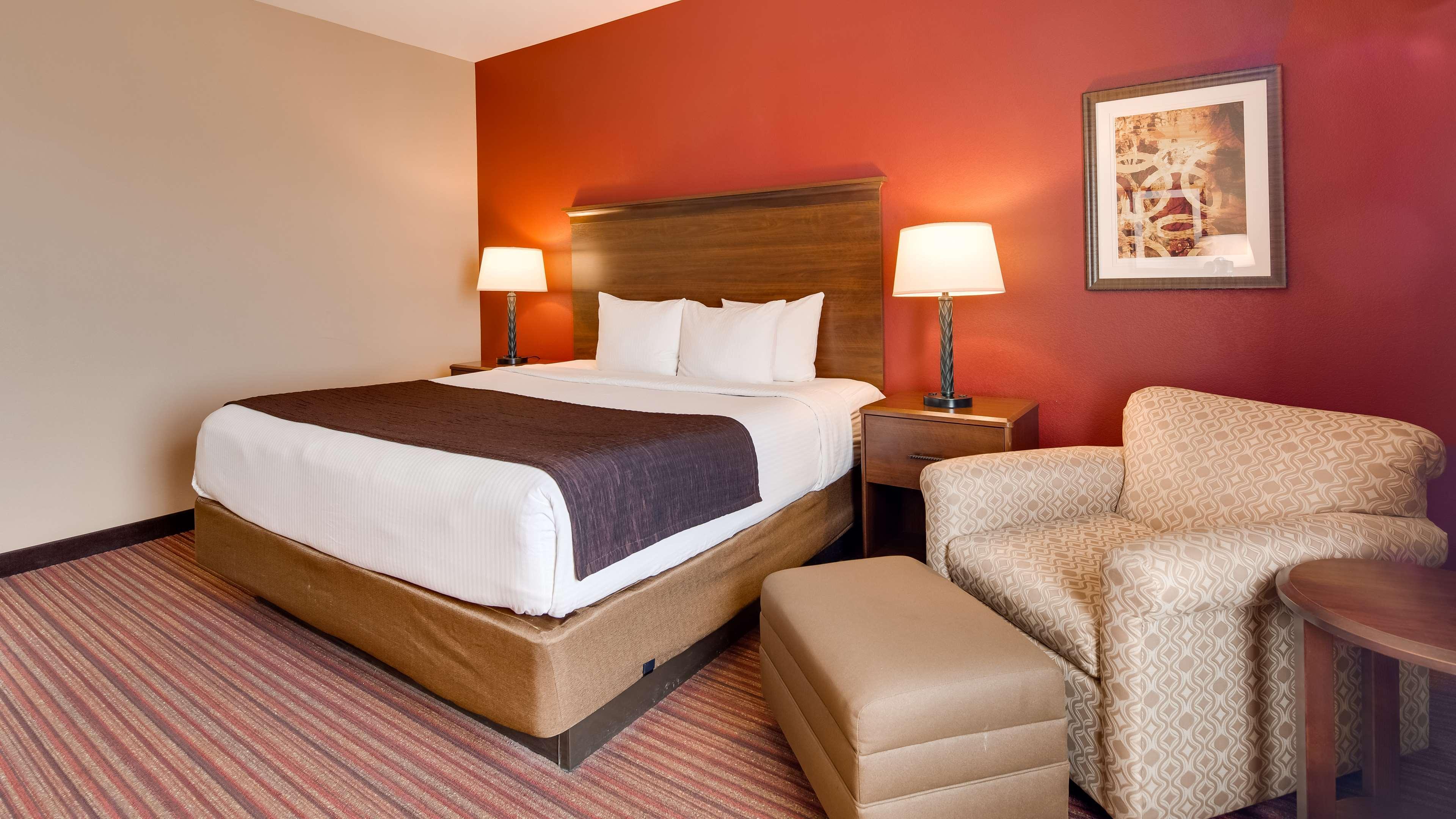 Best Western Plus Chalmette Hotel Exterior photo