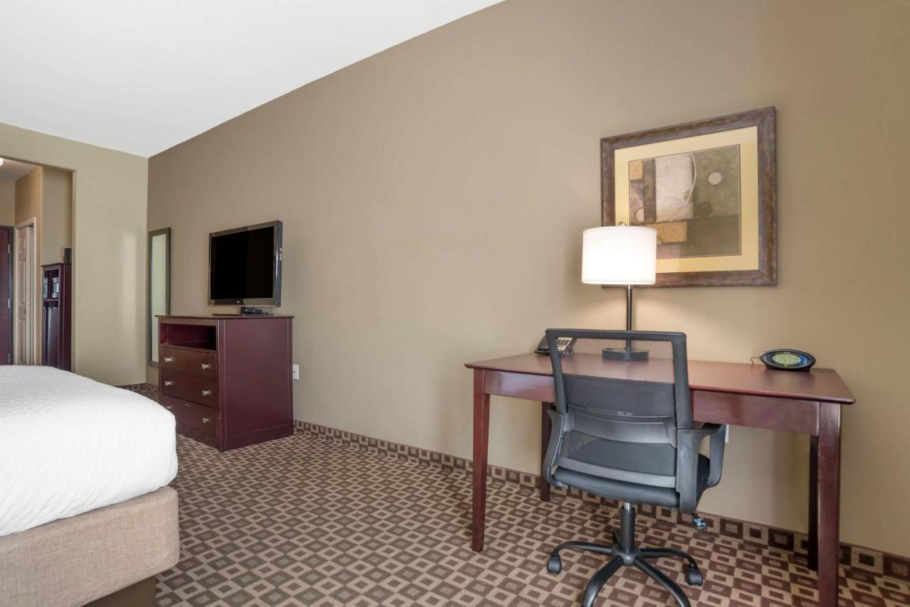 Best Western Plus Chalmette Hotel Exterior photo