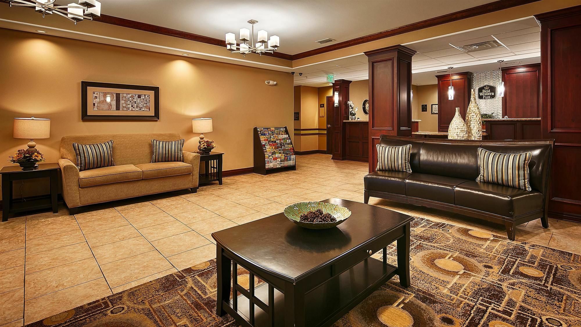 Best Western Plus Chalmette Hotel Exterior photo